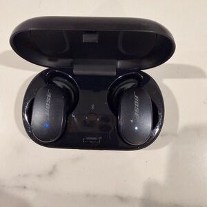 Bose Black Earbud Headphones